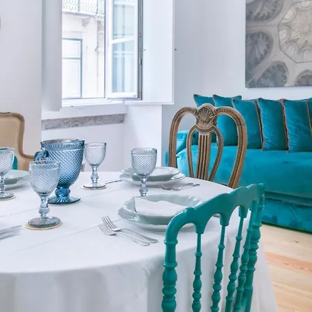 Plum Guide - Velvety Turquoise